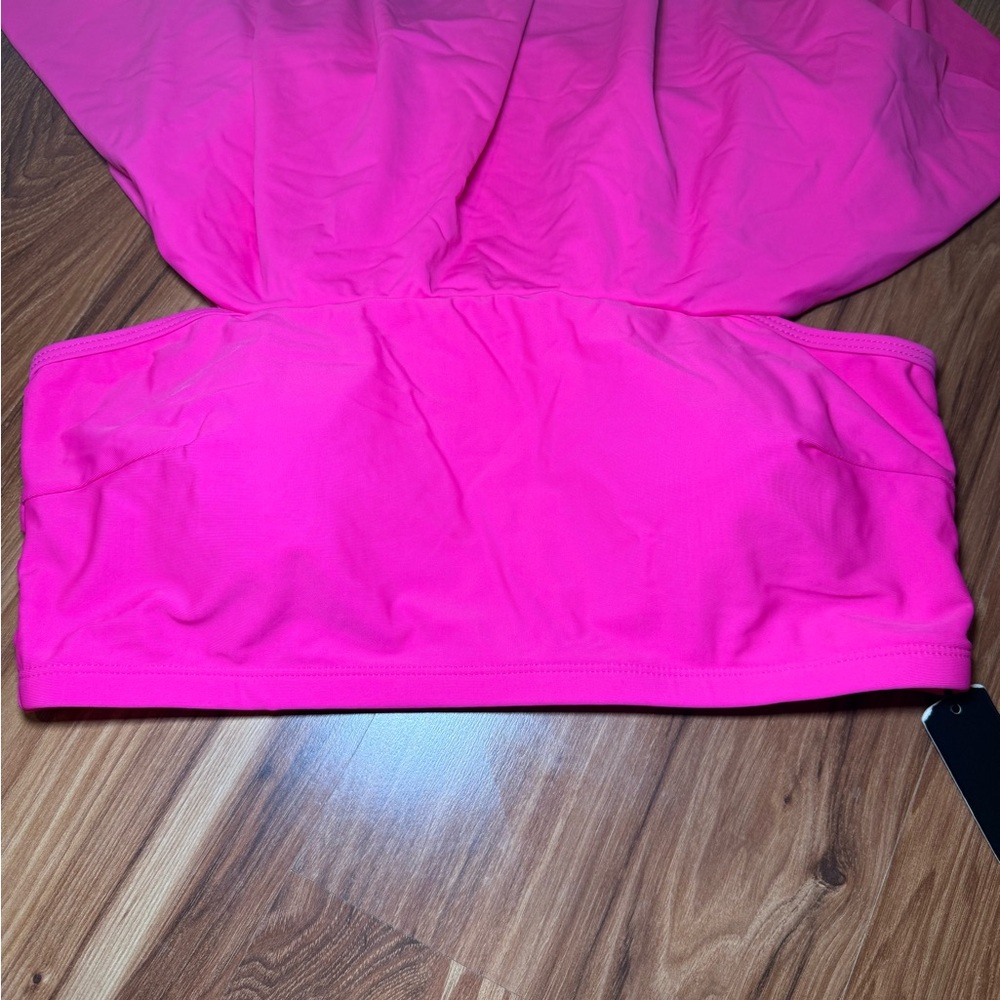 Hot Pink Ruffled full coverage bikini - Picture 5 of 9